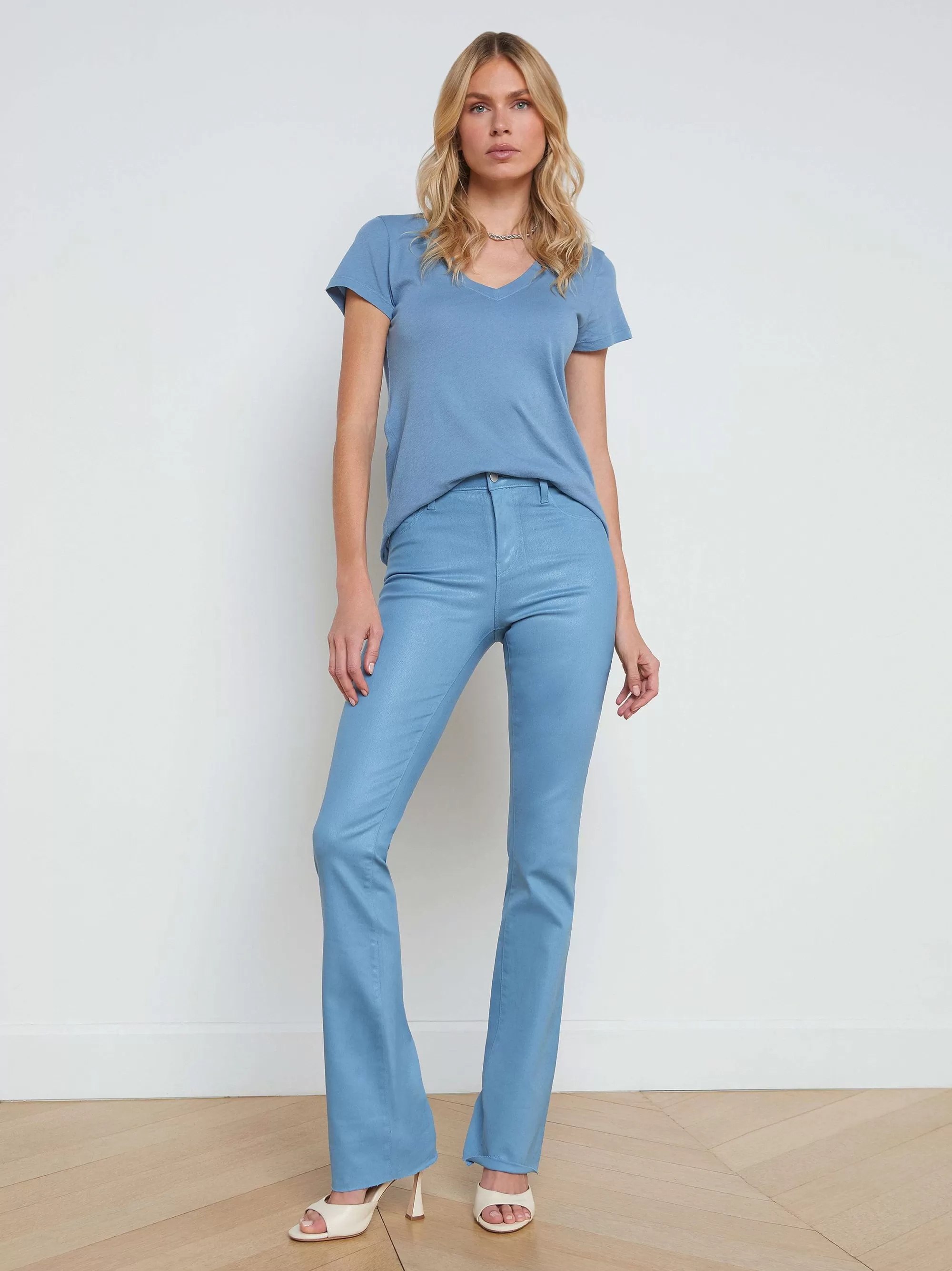 L'AGENCE Becca Katoenen T-Shirt Met V-Hals Blauwe Mist Shop