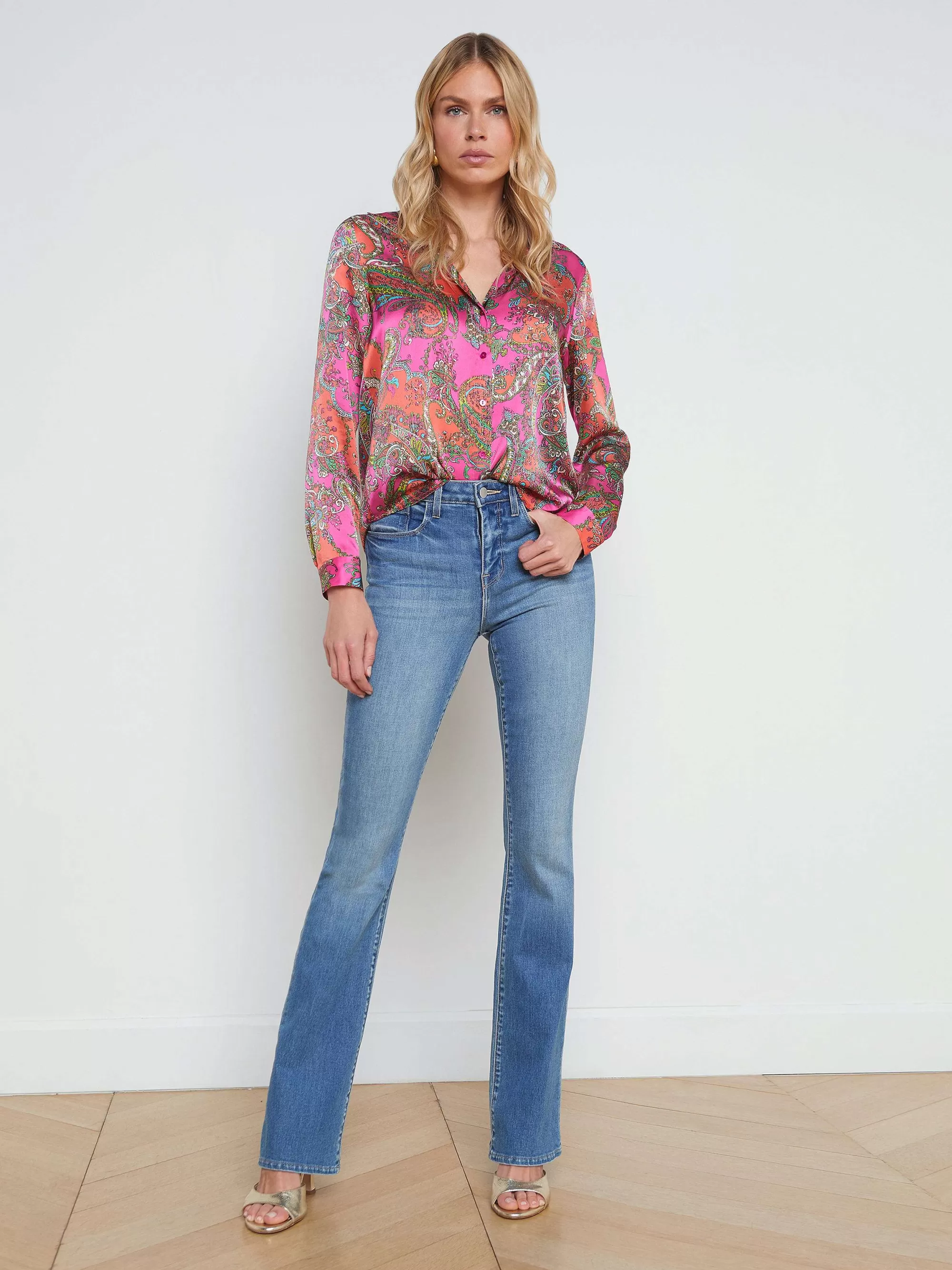 L'AGENCE Tyler Zijden Blouse Rhodamine Multi Bright Pop Paisley Hot